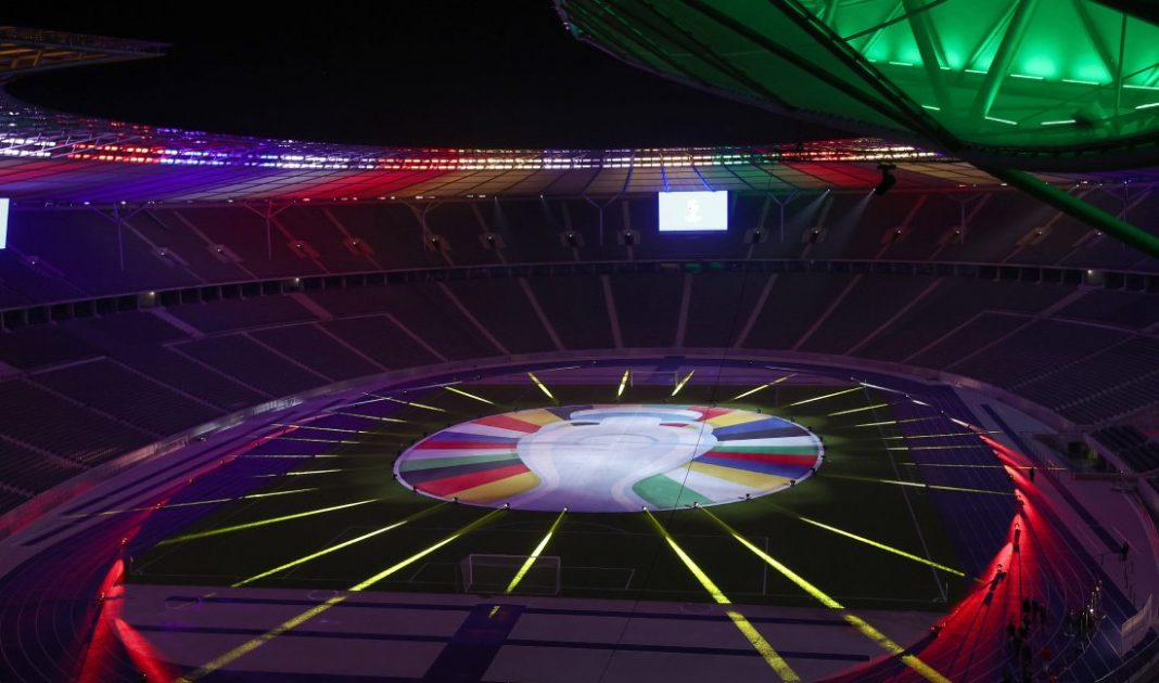 Dentro do Estádio Olímpico de Berlim, sendo preparado para a Eurocopa 2024.