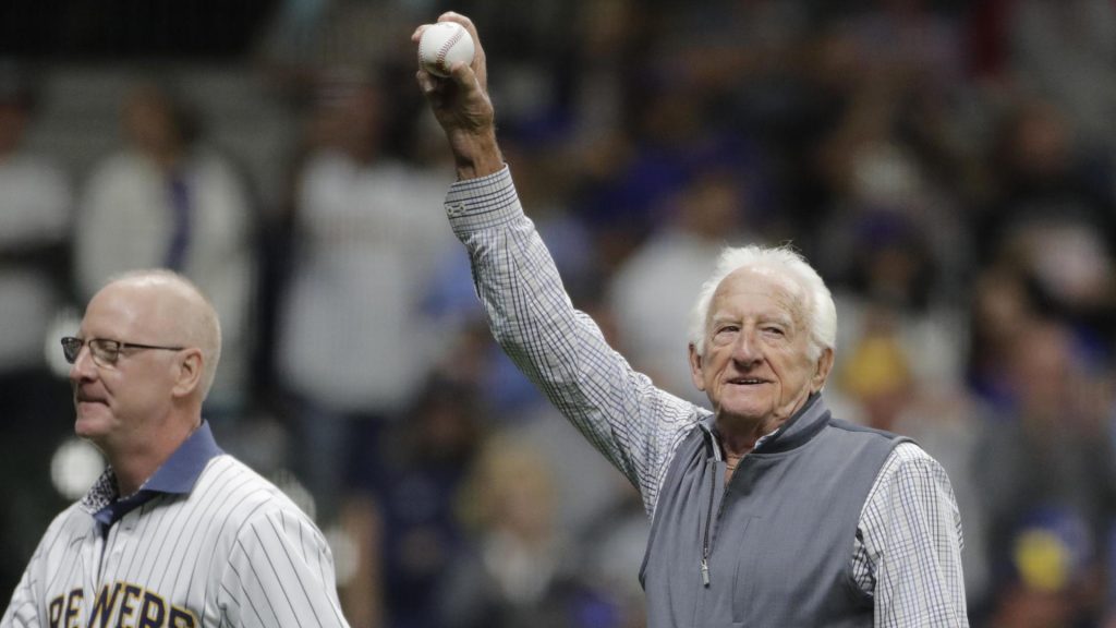 A lenda das transmissões de beisebol, Bob Uecker.