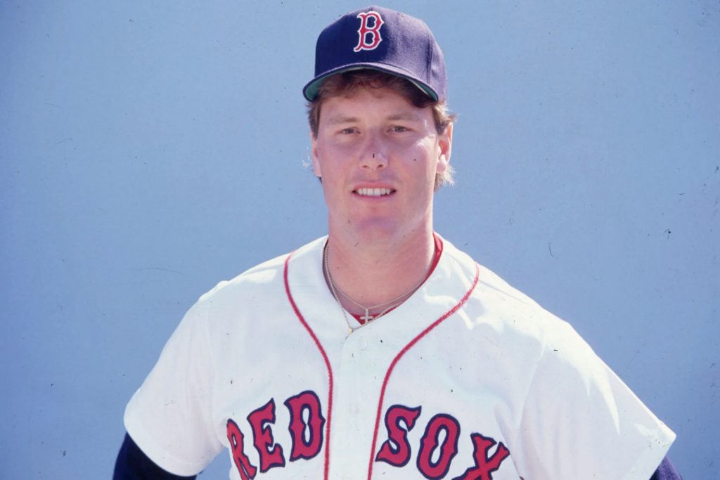 Roger Clemens, um dos melhores pitchers da MLB, com boné do Red Sox