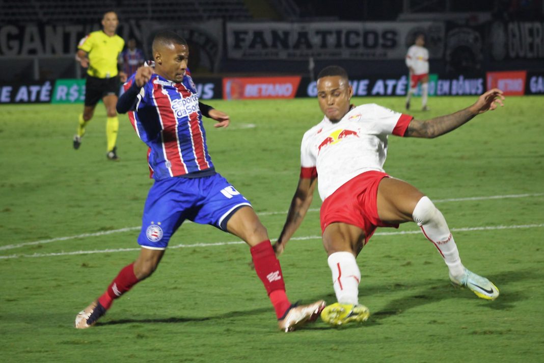 Bahia x Bragantino em campo pelo Campeonato Brasileiro