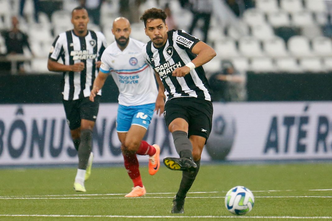 Botafogo x Bahia se enfrentando pelo Campeonato Brasileiro